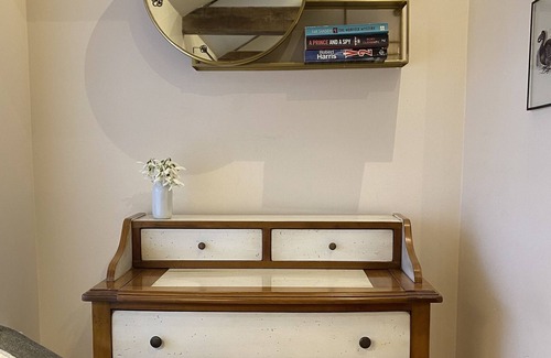 Diss Apartment | Charming Historical Loft on a Countryside Estate