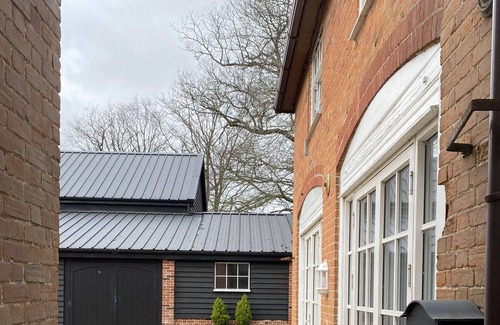 Diss Apartment | Charming Historical Loft on a Countryside Estate