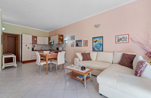 Villasimius House | Charming Holiday Apartment “Casa Elisabeth” with Mountain View