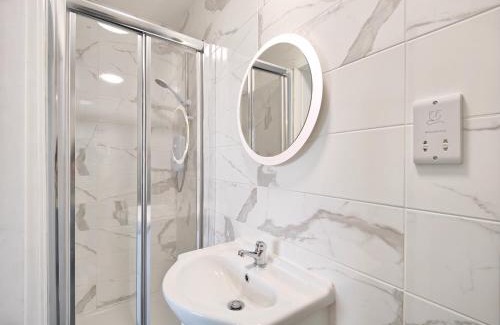 Hazel Grove Apartment | Charming Holiday Studio in Hazel Grove - Self Catering Apartment 2