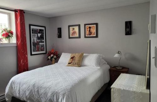 Downtown Gatineau Apartment | Charming Home, 15 Minutes to the Parliament