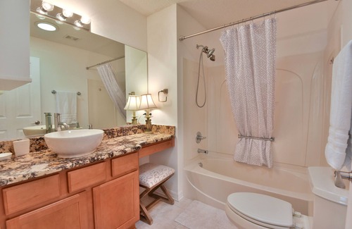 Fruitland Park Resort | Charming home in Active resort style community-200 pools. 62 golf courses.