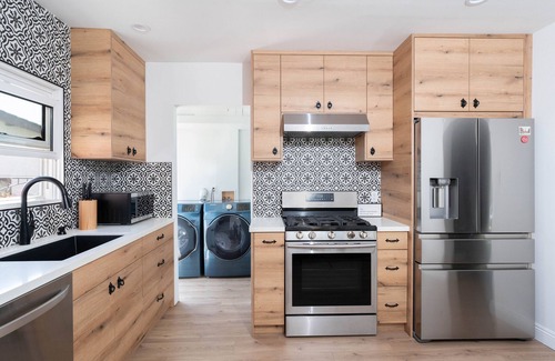 Glenwood House | Charming Home in an Upscale Glendale Neighborhood