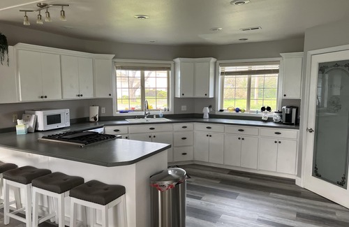 Crescent City House | Charming home on the Cliffs of Crescent City