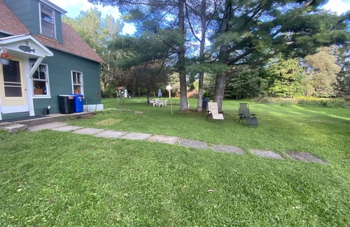 Rangeley House | Charming home quick walk to beach and shops. 8 minutes from Saddleback