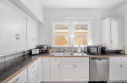 Greeley House | Charming Home (Unit A) Near Hospital&UNC