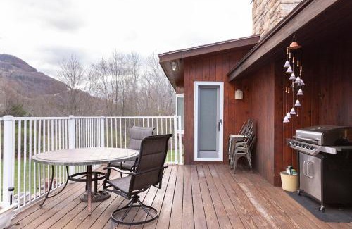 Hunter House | Charming home - views of Hunter Mountain slopes