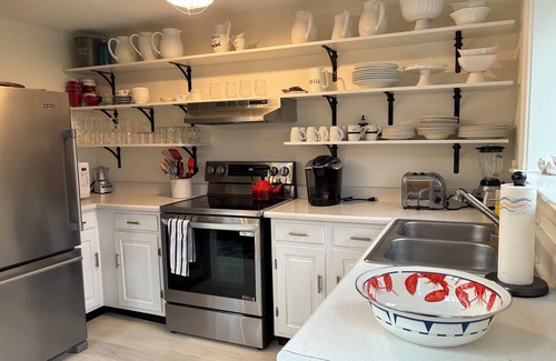Edgartown House | Charming home with heated pool near bike path - sleeps 10