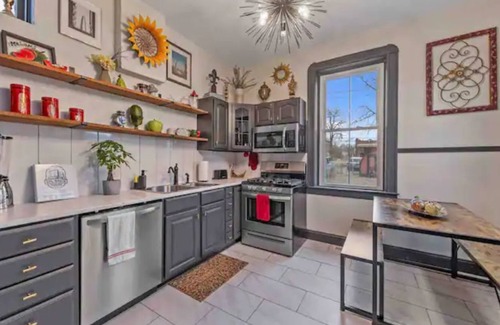 St. Louis House | Charming home with vintage vibes & unique features