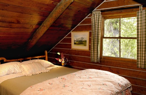 Ketchum Cottage | Charming Honeymoon Cottage