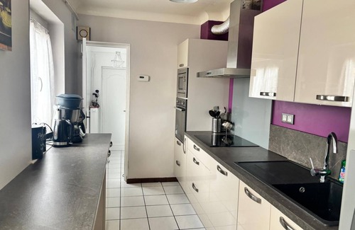 Cournon-dʼAuvergne House | Charming house with swimming pool