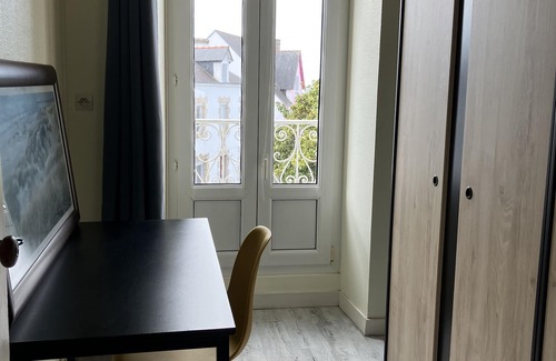 Etel Villa | Charming house 2OOm from the port and seawater basin, right in the center of town.