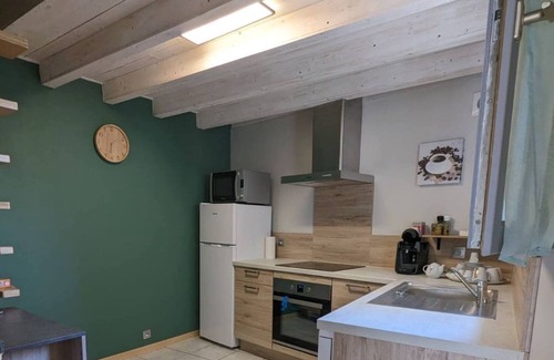 Flavin House | Charming house : A Peaceful and Comfortable Stay in Flavin