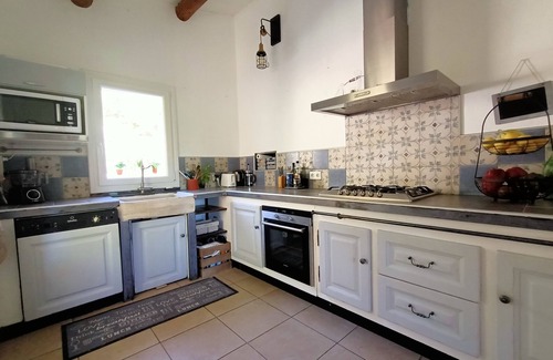 Robion House | Charming house at the foot of the Luberon (rated 4 stars)
