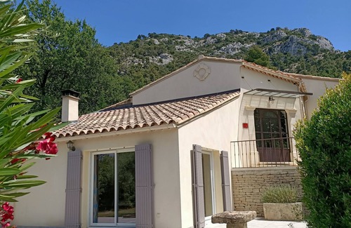 Robion House | Charming house at the foot of the Luberon (rated 4 stars)