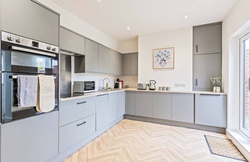 Ashton in Makerfield House | Charming House Free Parking FastWiFi SmartTV