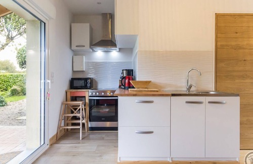 Picauville Apartment | Charming house in Normandy with garden, pets allowed, near historical sites