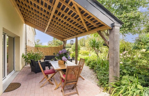 Picauville Apartment | Charming house in Normandy with garden, pets allowed, near historical sites