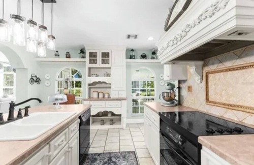 New Port Richey House | Charming house in the delightful New Port Richey.