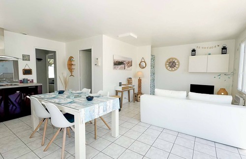 Rivedoux-Plage House | Charming house with enclosed garden and pool