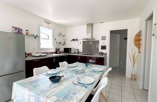 Rivedoux-Plage House | Charming house with enclosed garden and pool