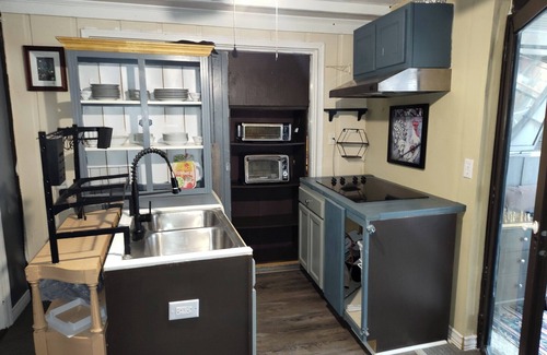 Wilson County House | Charming house w/WiFi and AC in tranquil Wilson,walking distance to brewmasters