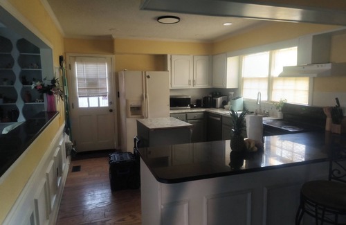 Wilson County House | Charming house w/WiFi and AC in tranquil Wilson,walking distance to brewmasters