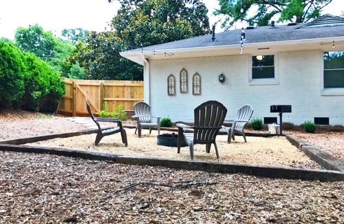 Roswell House | Charming House walking distance to Historic Downtown Roswell