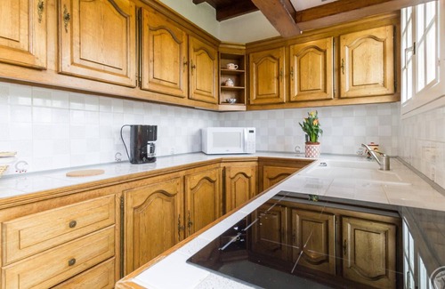 Le Vast Cottage | Charming house with private garden, pets allowed