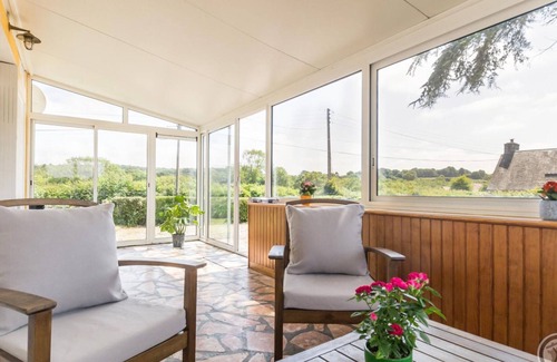 Le Vast Cottage | Charming house with private garden, pets allowed