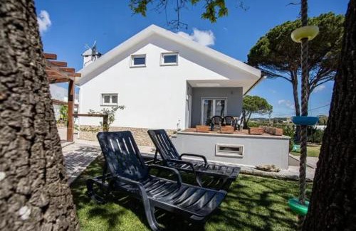 Atalaia House | Charming House with Shared Pool in Atalaia, 110 m²