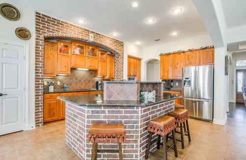 Fort Worth House | Charming house with AC and fitness room in enjoyable Fort Worth