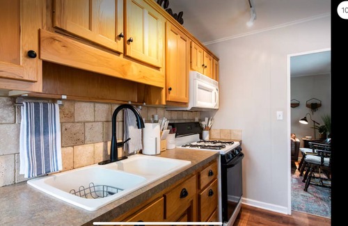 Jeffersonville - Clarksville House | Charming House with Hot Tub and Fire Pit