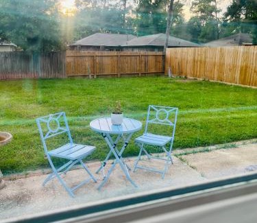 Spring House | Charming House18 min IAH-TheWoodlands