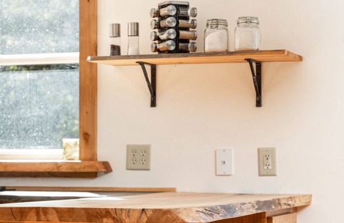 Maple City Cabin | 🍄 Charming Hygge 2BDR Cabin in Leelanau County ➠ 4889