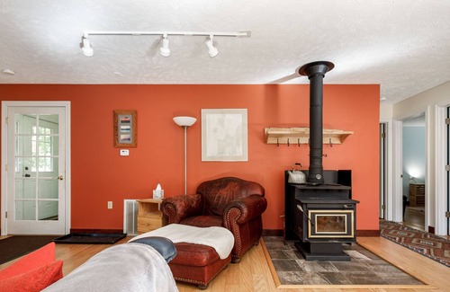 Maple City Cabin | 🍄 Charming Hygge 2BDR Cabin in Leelanau County ➠ 4889