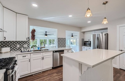 Arvada House | Charming I Family Friendly I 4bd 2ba Arvada Home