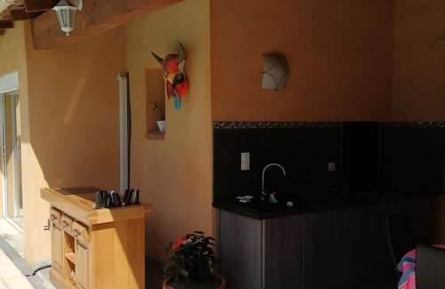 Martigues Apartment | Charming independent studio in Martigues town center, swimming pool, spa