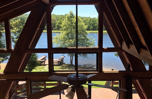 Wright City Ski Chalet | Charming Innsbrook Lakefront Retreat with 180° Water Views