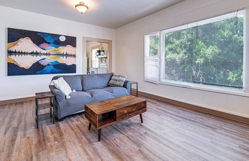 Altamont Apartment | Charming Klamath Falls Apt: Walk to Downtown!