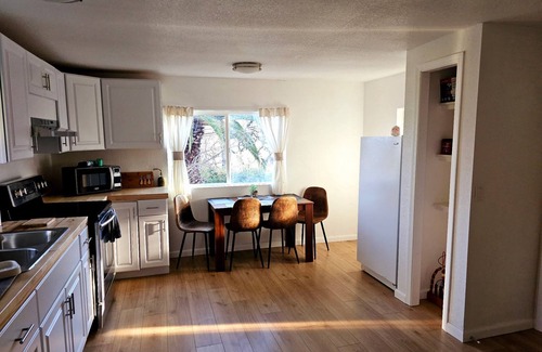 Clear Lake House | Charming Lake View house with WiFi, AC in tranquil Clearlake Oaks