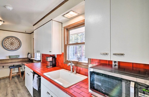 Leadville North House | Charming Leadville Retreat w/Private Hot Tub