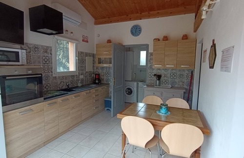 Les Arcs-sur-Argens Apartment | Charming little Provençal gîte*.