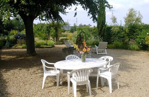 Saint-Martin-de-la-Place Cottage | Charming Loire Riverside Cottage with Spacious Garden, Near Saumur Attractions