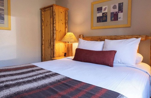 Olympic Valley Cabin | Charming lodge in the middle of amazing Olympic Valley with AC/Heating, WiFi