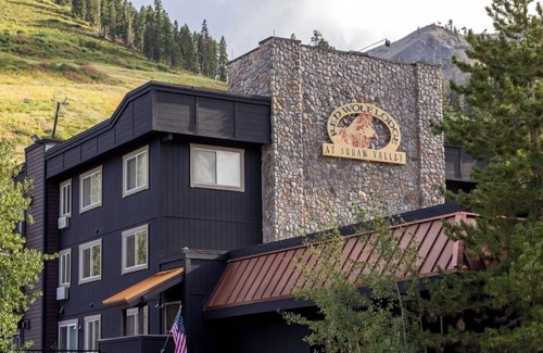 Olympic Valley Cabin | Charming lodge in the middle of amazing Olympic Valley with AC/Heating, WiFi