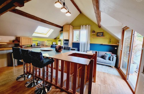 Orsinval Apartment | Charming Loft Above Organic Shop: 4 Bedrooms, Terrace, Near Hiking Trails & Golf