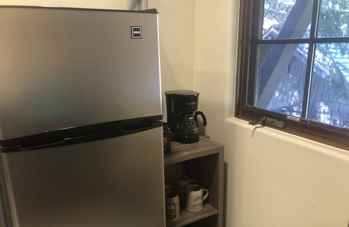 Minturn Apartment | Charming Loft-like “treehouse” with Mountain Views