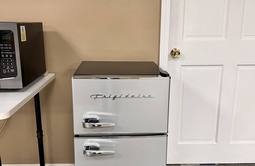 Canton Apartment | ✅Charming Loft /Studio in Canton with Private Entry, Free Snack Bar & Hot Tub.