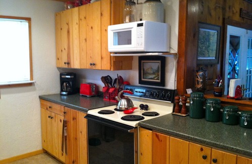 Black Hawk Cabin | Charming log cabin for peaceful mountain getaway!